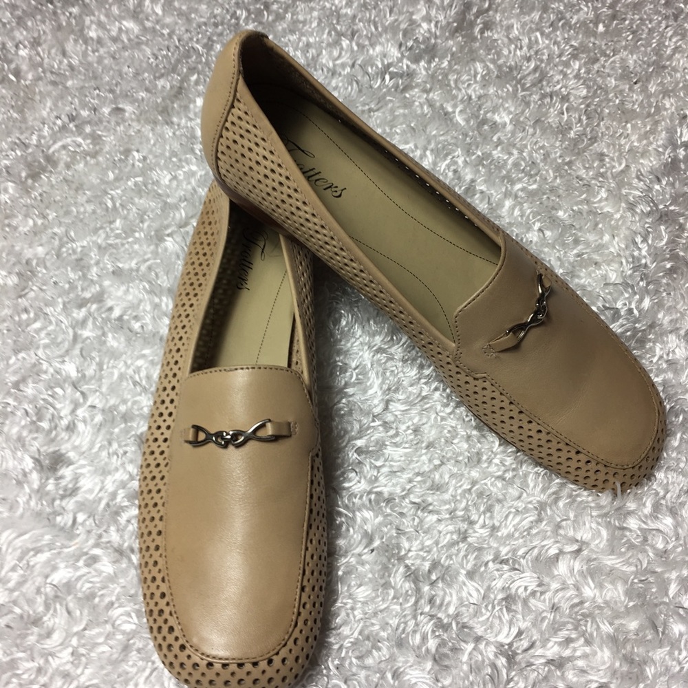Trotters 9 1/2 E N Narrow Classic Flats Loafers - Picture 1 of 5